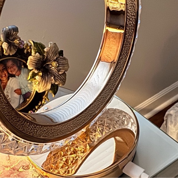 Tech Mod Crystal LED Mood Moon Light Ring - Picture 7 of 7